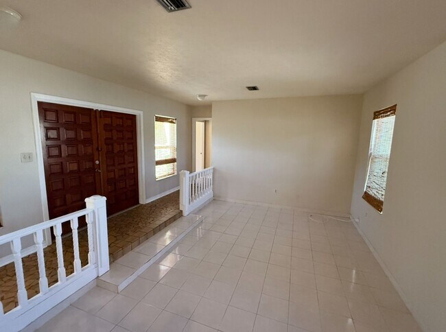 Building Photo - 3 Bedroom - 2 Bath - 2 Car Garage - Fenced Yard