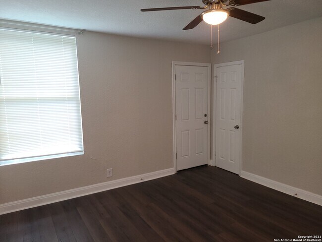 Building Photo - 10446 Mtn Vw-