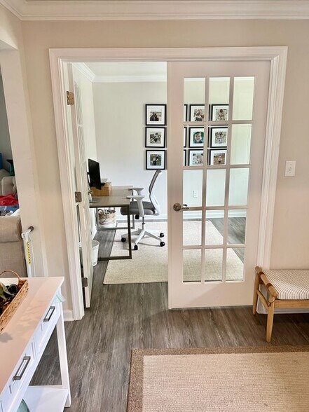 Building Photo - 1904 Glissade Ln