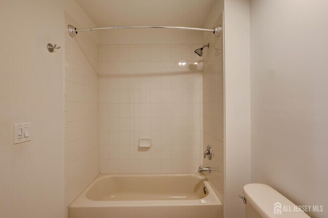 Building Photo - 100 Forest Dr