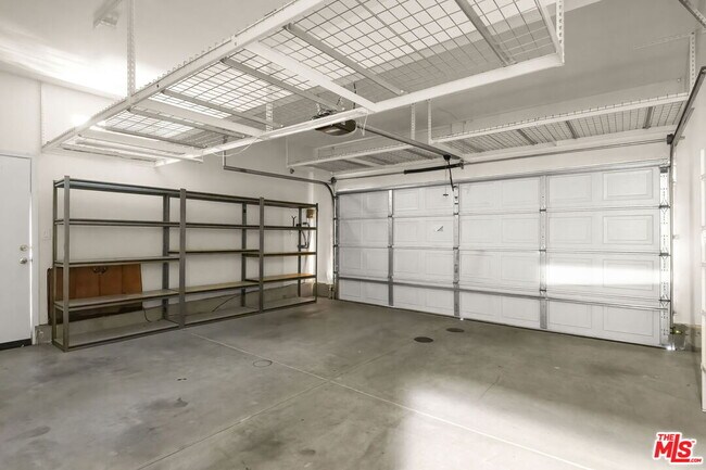 Building Photo - 631 Clearwater Creek Dr