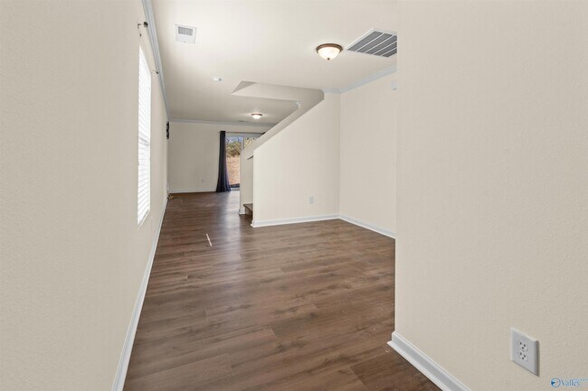 Building Photo - 313 Mertle Dr