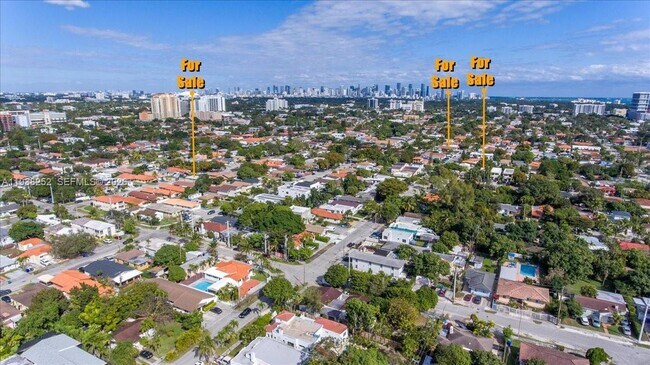 Building Photo - 3522 SW 25th St