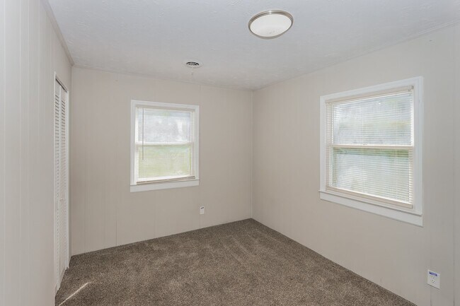 Building Photo - 1676 Hurley Cir