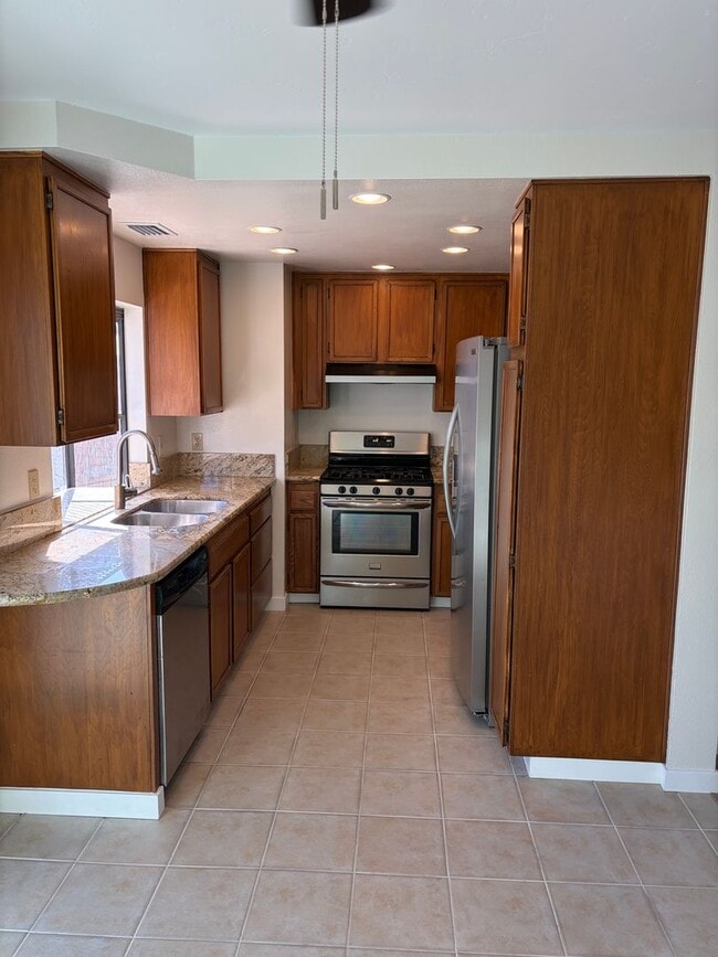 Building Photo - Beautifully remodeled 3 Bedroom 2.5 Bath Condo in El Cajon