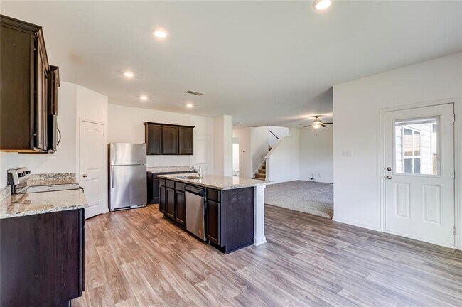 Building Photo - 117 Fairfax Ln