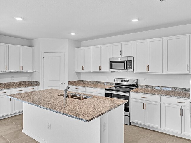 Building Photo - 2033 SW Castinet Ln