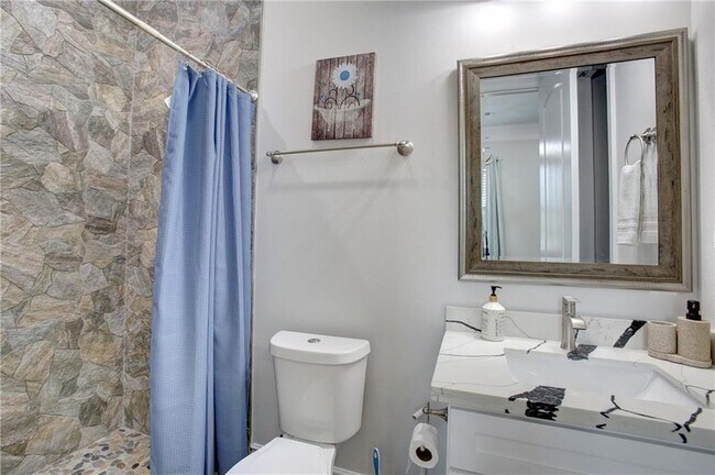 Building Photo - 1913 Mehle St