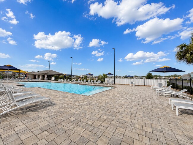 Building Photo - Experience modern & expansive living in this corner-lot 5Bedrooms/3.5Bath home at Ocala!