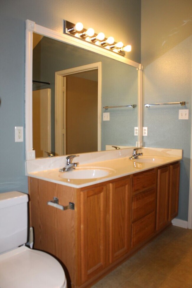 Building Photo - 3 BEDROOM, 2 BATH, BELTON ISD