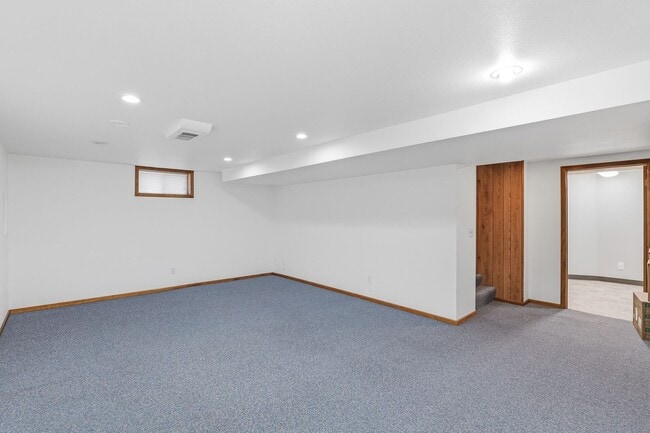 Building Photo - Charming 3-Bed, 2-Bath Bungalow in North Portland