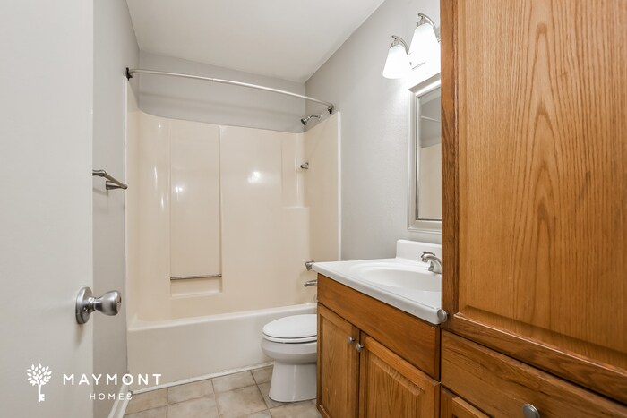 Building Photo - 104 Willow Grove Rd