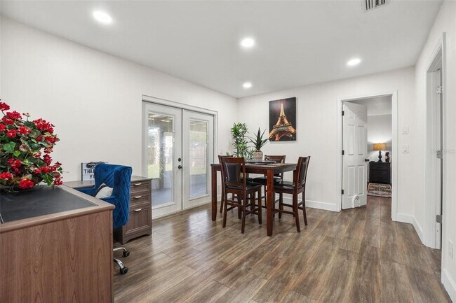 Building Photo - 1850 W Lake Brantley Rd