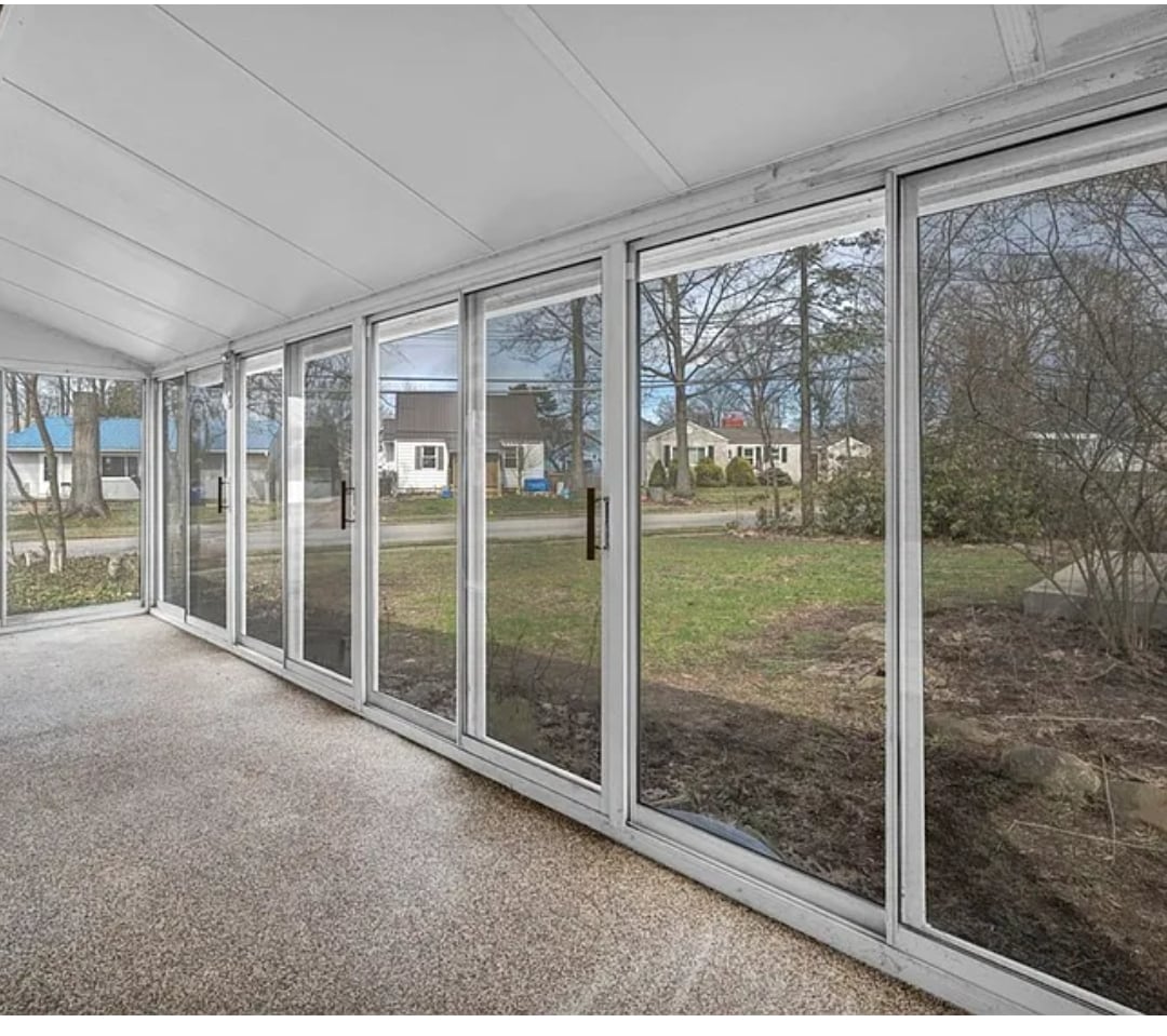 Building Photo - 204 Grove Ave