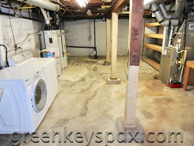 Building Photo - 10197-1136