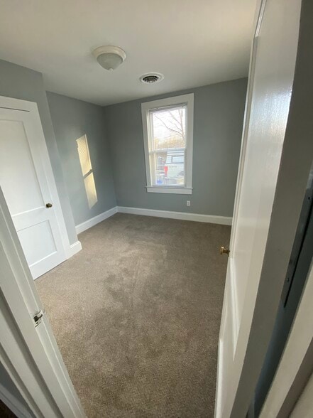 Building Photo - 2009 Kilby Ln