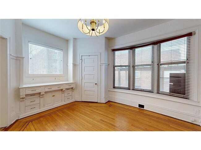 Building Photo - 2545 Garfield Ave