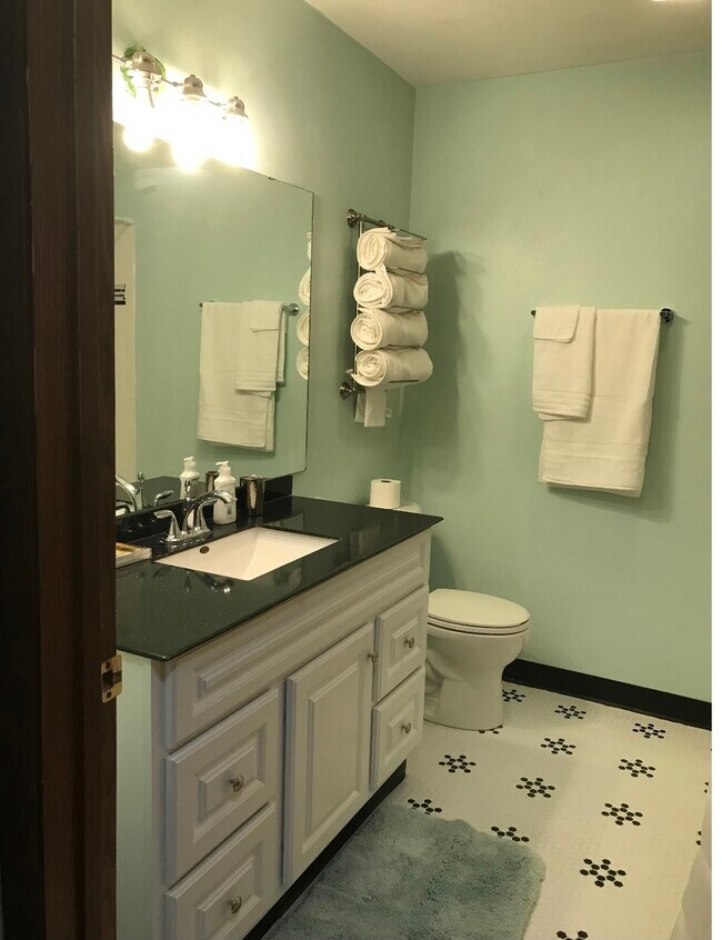 Bathroom - 114 State St