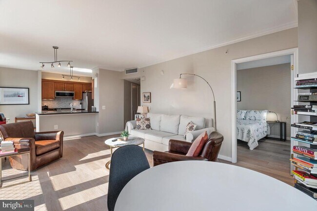 Building Photo - 631 D St NW