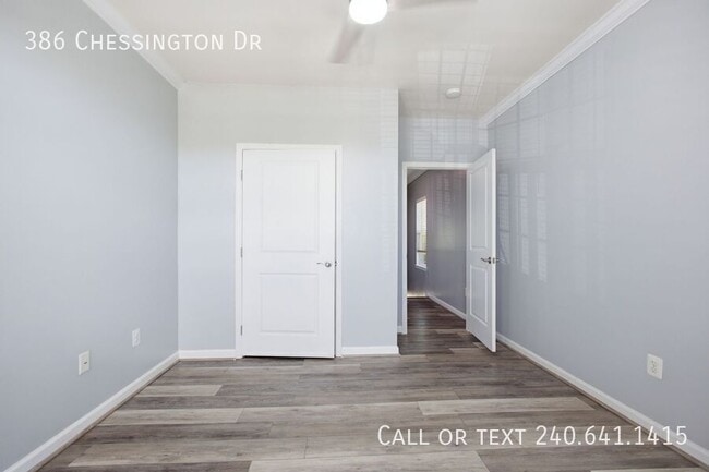 Building Photo - 386 Chessington Dr
