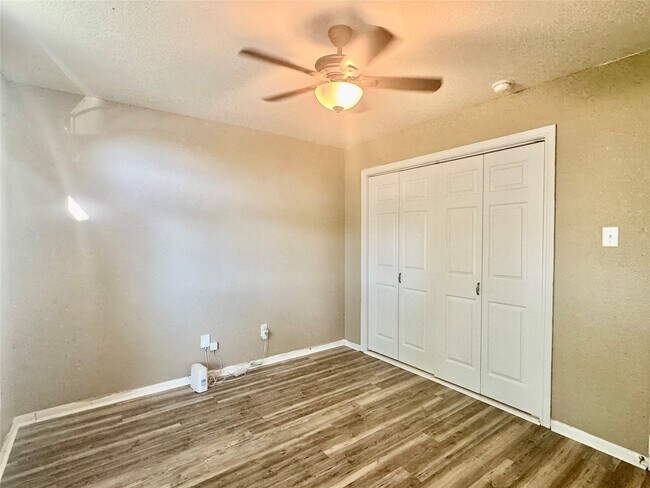 Building Photo - 1205 Quarterhorse Dr