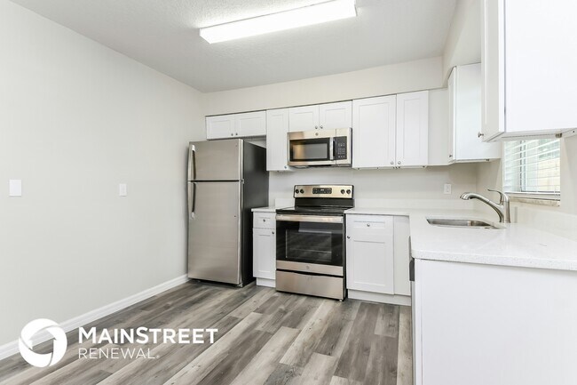 Building Photo - 4485 Canna Dr