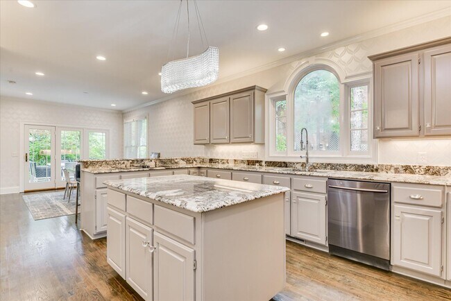 Building Photo - 126 Dewberry Ln