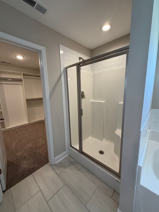 Building Photo - Stunning 4 Bed, 2.5 Bath Home in Cameron