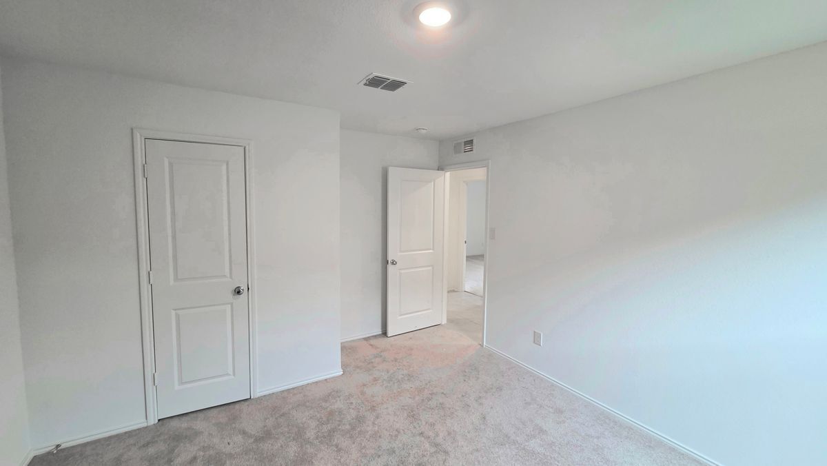 Building Photo - 1580 Forge Pond Ln