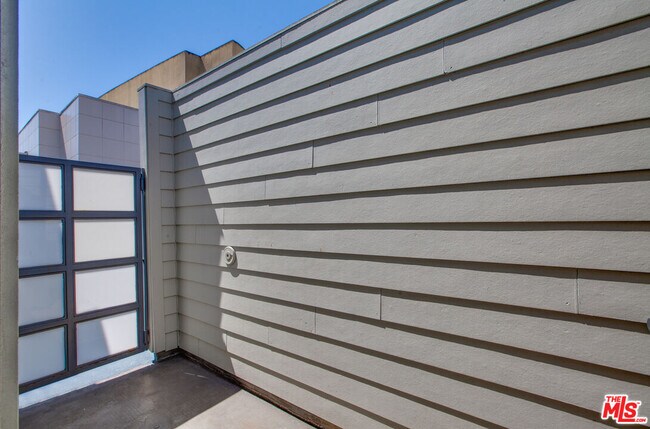 Building Photo - 1358 4th St