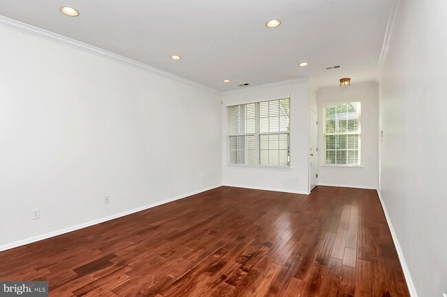 Building Photo - 26 Normandy Dr