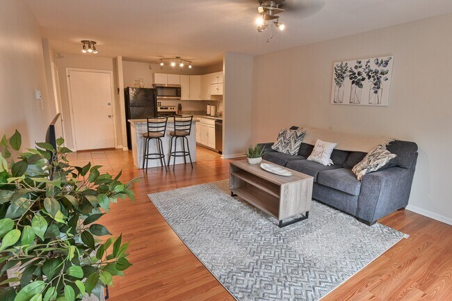 Building Photo - 2109 Cedar Run Dr
