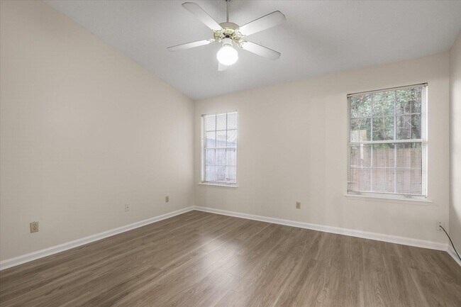 Building Photo - 3588 Wexford Ct