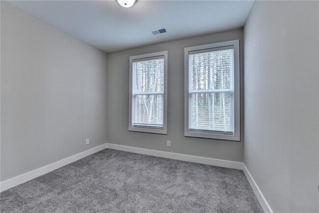 Building Photo - 106 Pinecone Pkwy