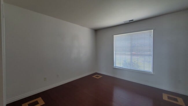 Building Photo - 2452 N Rhode Island Ct