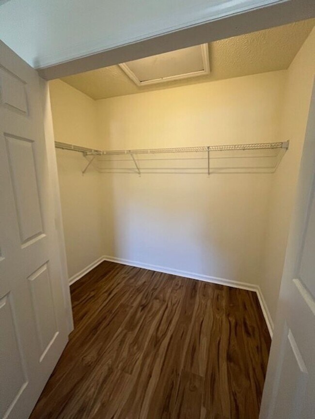 Building Photo - Recently Renovated Home in Wilmington