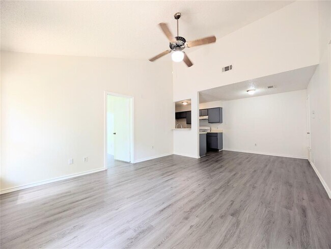 Building Photo - 2036 Redwing Way