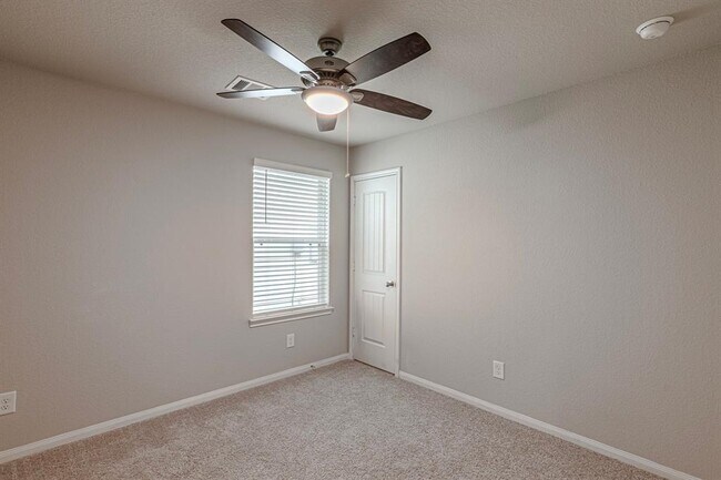 Building Photo - 4922 Blue Jacaranda Wy