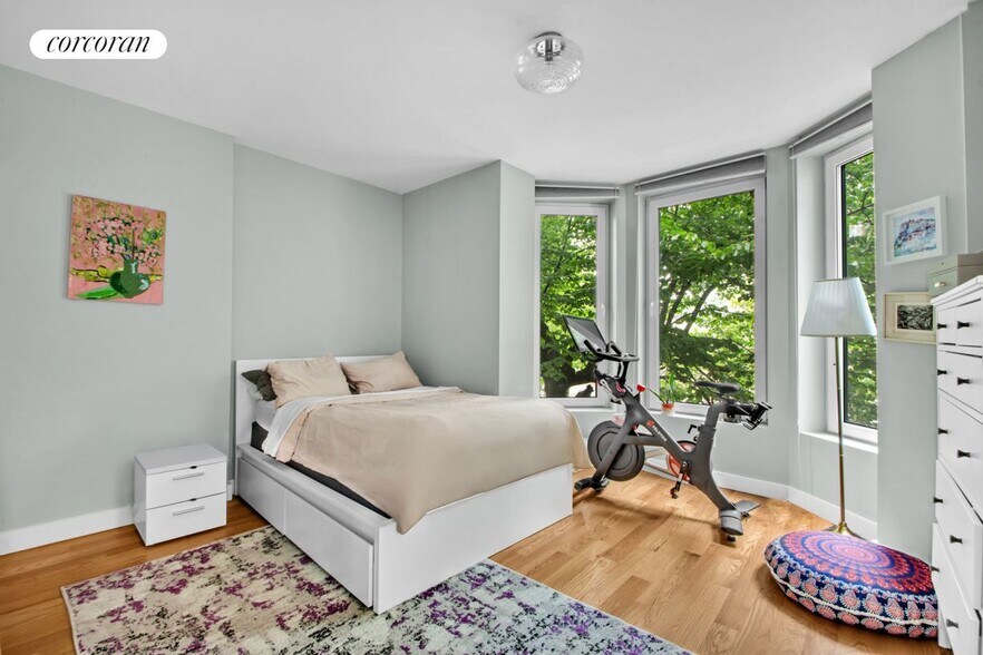 Primary Photo - 476 2nd St