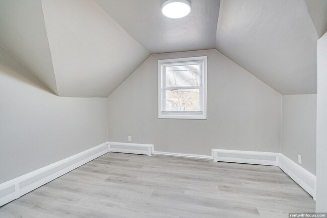 Building Photo - 416 High St