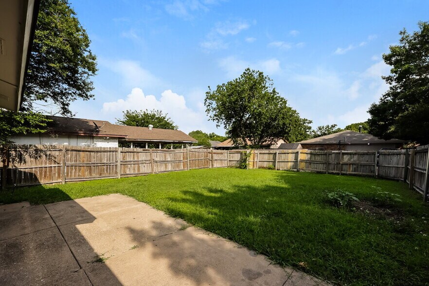 Building Photo - 2117 Blue Ridge Trail