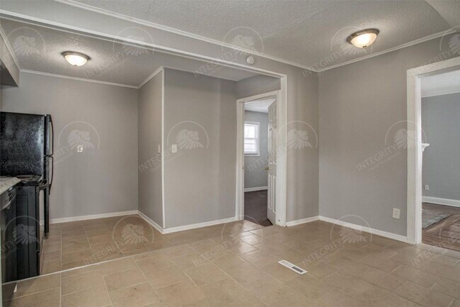 Building Photo - 3708 E 61st St