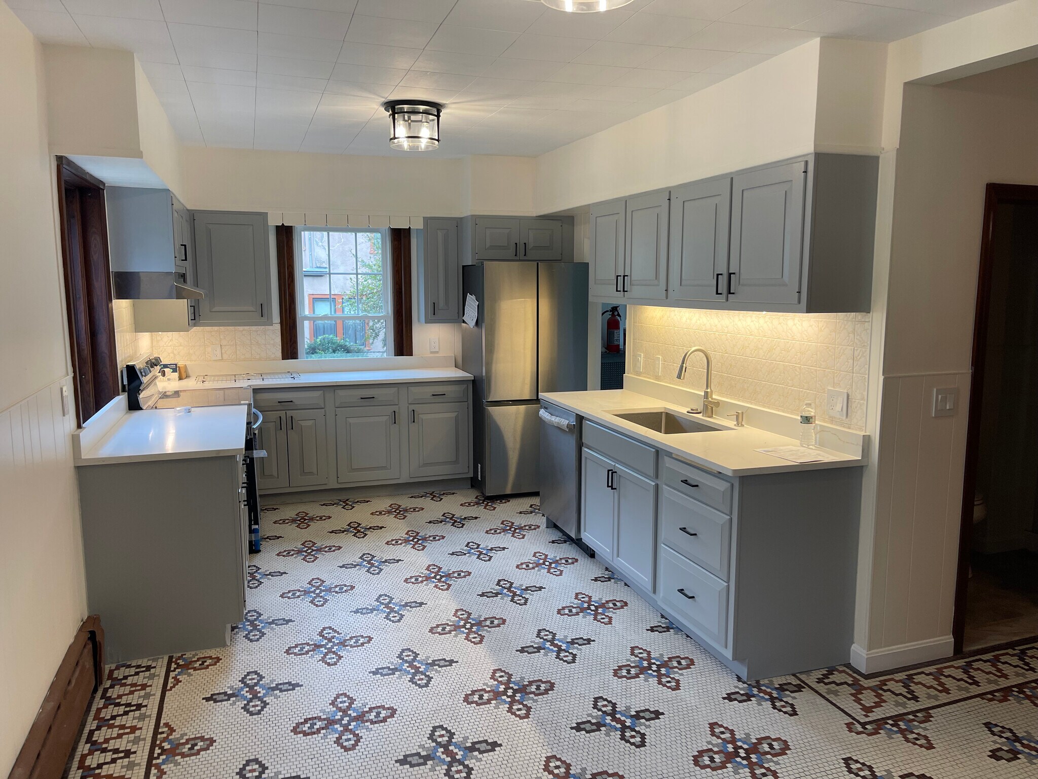 Building Photo - 43 Arthur St