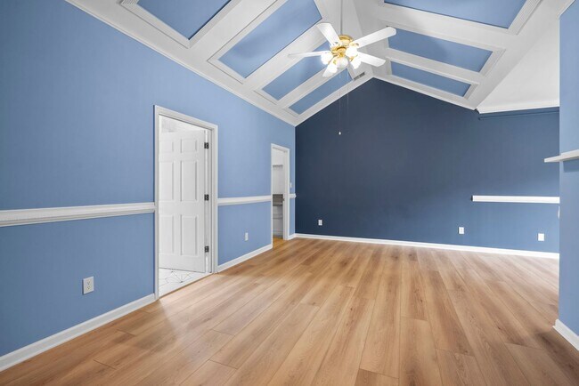 Building Photo - 13111 Venetian Rd