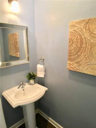 Building Photo - South Moody Townhome