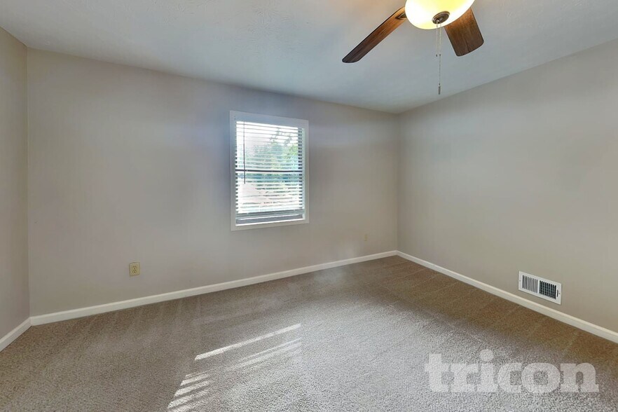 Building Photo - 4251 Cary Dr SW