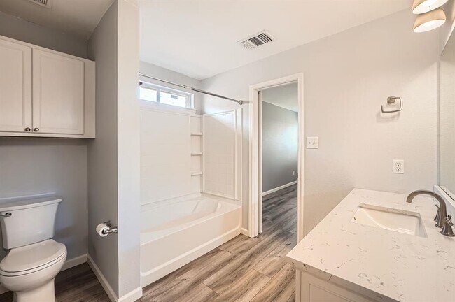 Building Photo - 305 Bird Dog Bend