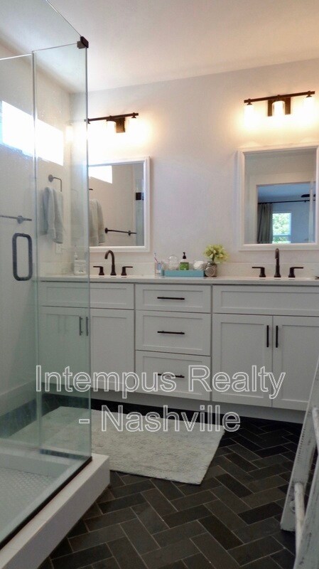 Building Photo - 3211 Anderson Pl