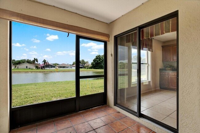 Building Photo - 2630 Edgewater Falls Dr