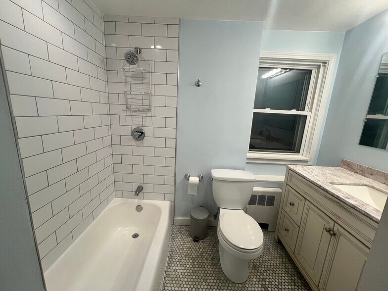 Building Photo - 129 Bradstreet Ave